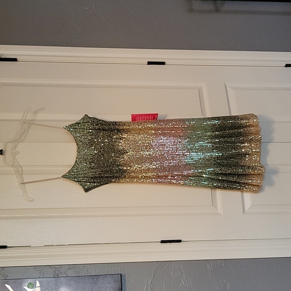 Badgley Mischka Dresses & Skirts - Sequin Dress sz 10